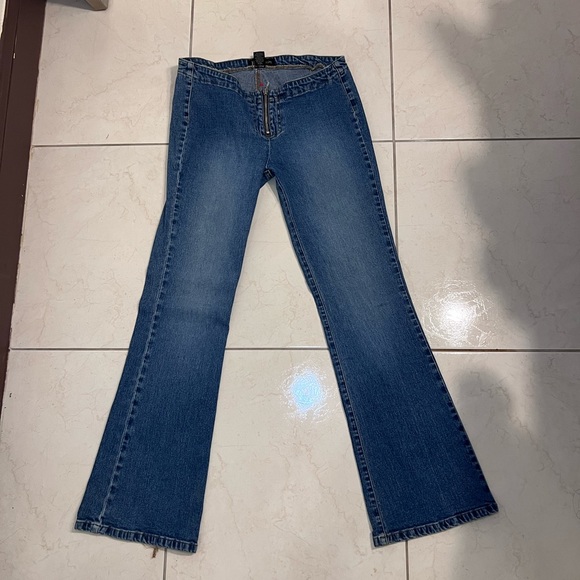 jlo - Picture 2 of 6